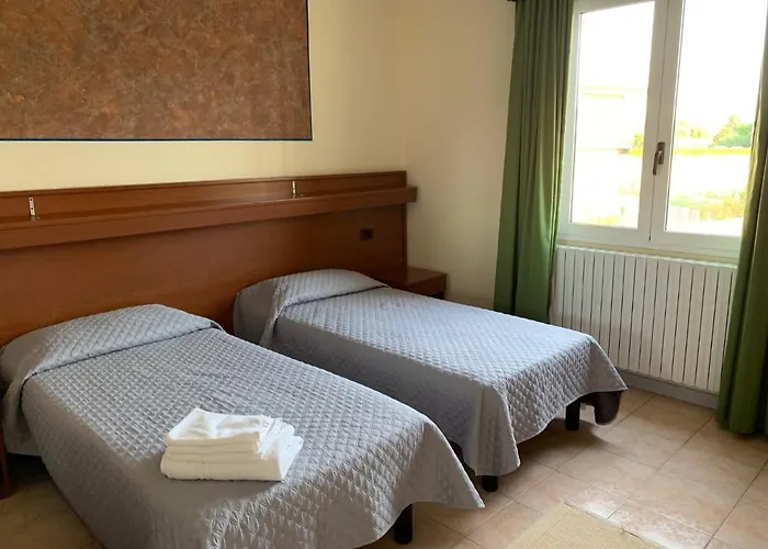 Regina Hotel *